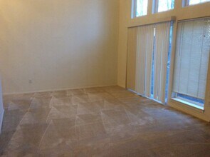 830 NE 71st Ave in Hillsboro, OR - Building Photo - Building Photo