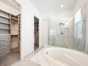 11843 SW 13th Ct in Pembroke Pines, FL - Building Photo - Building Photo