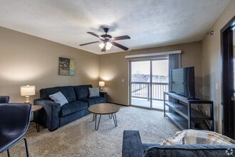 Villas at Canyon Creek Apartments in Sioux Falls, SD - Foto de edificio - Building Photo