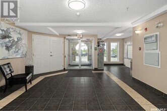 303 Lowe Rd in Saskatoon, SK - Building Photo - Building Photo