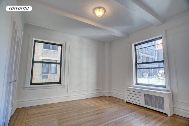 315 W 102nd St in New York, NY - Building Photo - Building Photo