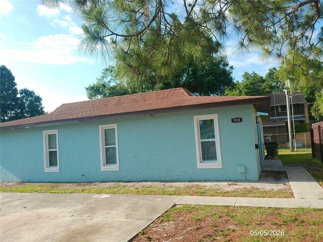 property at 920 W Carole St