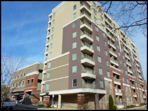 1735 Lake Ave, Unit 205 in Knoxville, TN - Building Photo - Building Photo