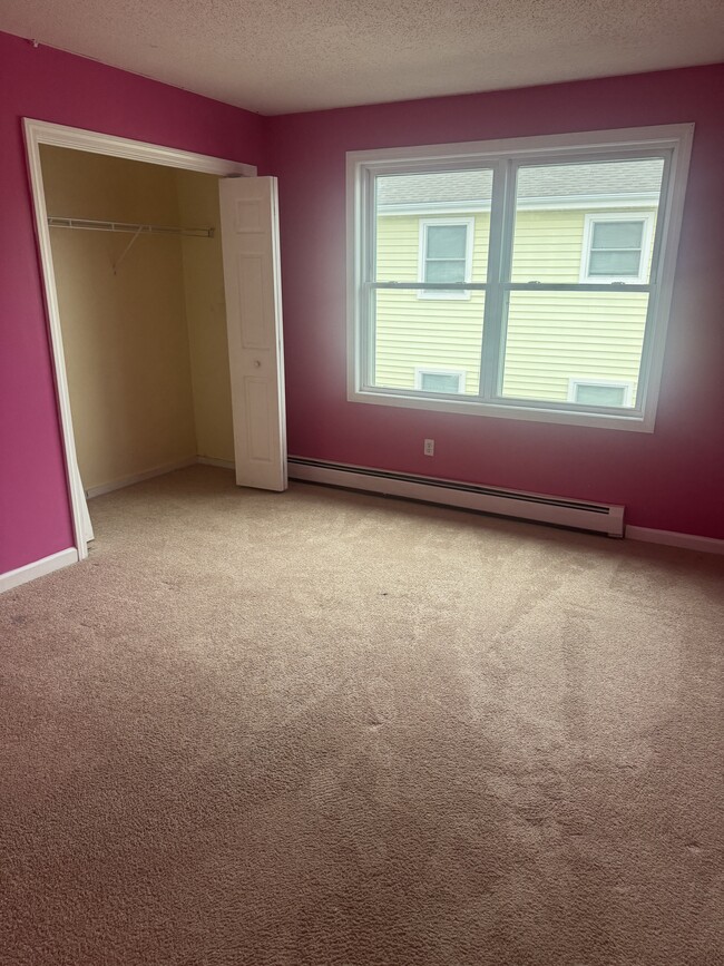 52 Charles St, Unit Stephen in New Britain, CT - Building Photo - Building Photo