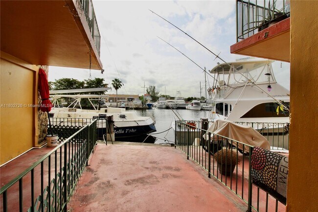 2290 NW N River Dr in Miami, FL - Building Photo - Building Photo