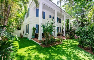 3569 Avocado Ave in Miami, FL - Building Photo