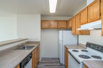 Casa Pacifica in Seattle, WA - Foto de edificio - Interior Photo