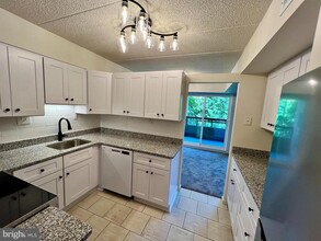 5629 Harpers Farm Rd-Unit -D in Columbia, MD - Building Photo - Building Photo