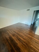 6628 Ascot Ln in Dallas, TX - Foto de edificio - Building Photo