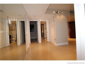 21075 NE 34th Ave-Unit -103-2 in Miami, FL - Building Photo - Building Photo