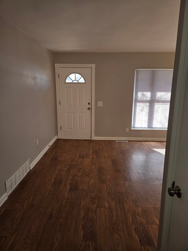 120 W North Ave in Belton, MO - Foto de edificio - Building Photo