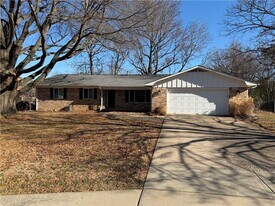 2854 N Loxley Ave in Fayetteville, AR - Building Photo