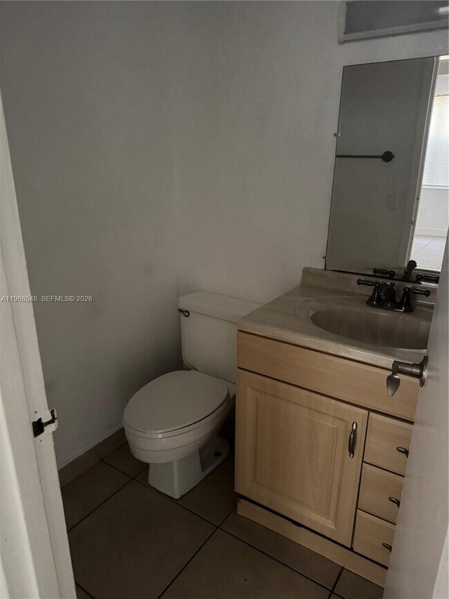 1800 Sans Souci Blvd in North Miami, FL - Building Photo - Building Photo