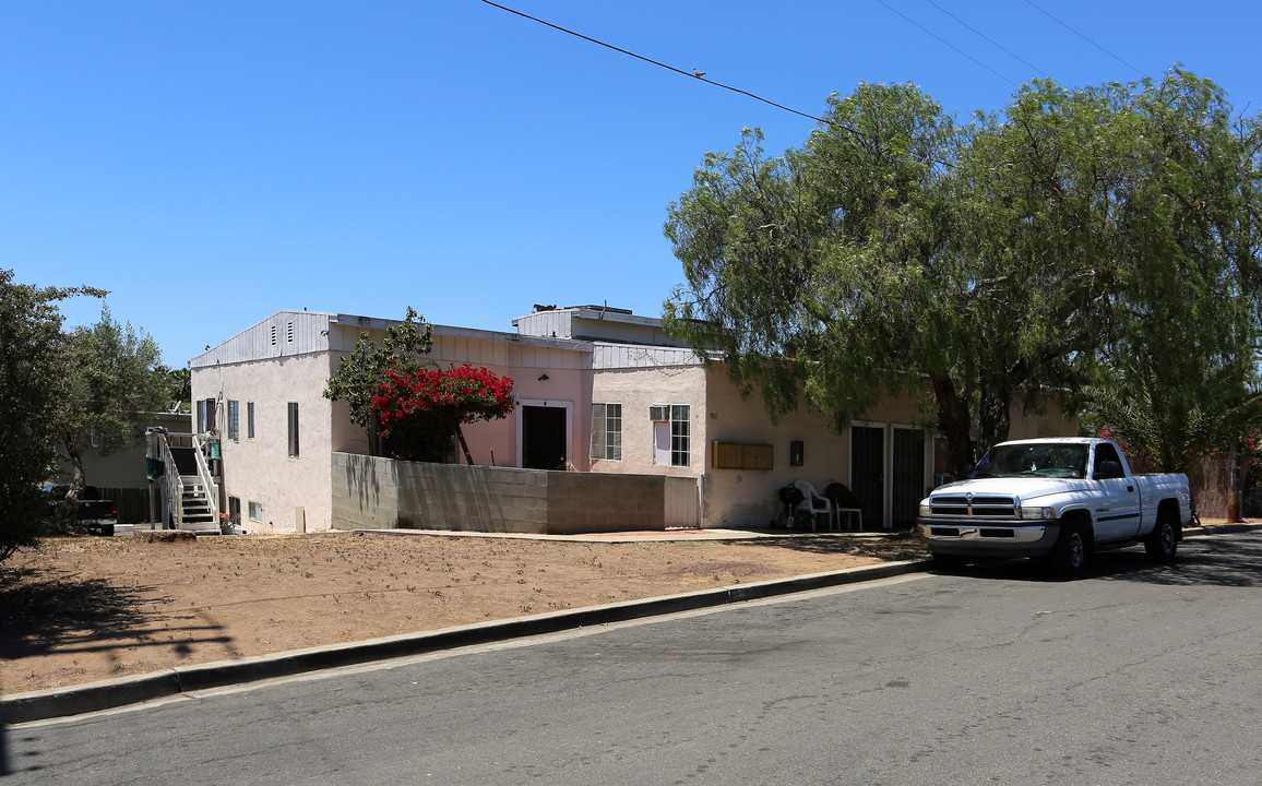 901 Hillcrest Pl in Oceanside, CA - Building Photo