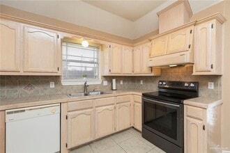 2802 Rosalinda St in Mission, TX - Building Photo - Building Photo