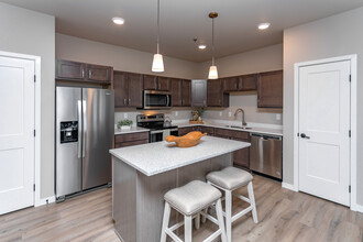 Whispering Creek Apartments in Fargo, ND - Foto de edificio - Interior Photo