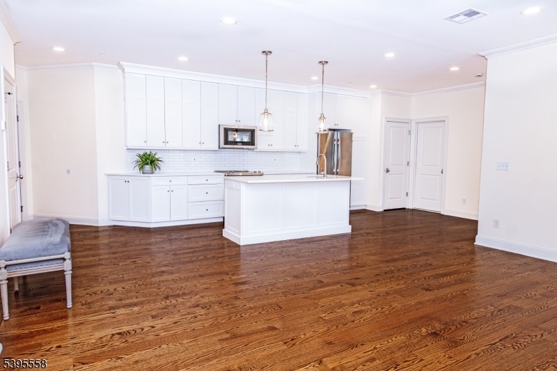 29 Euclid Ave in Summit, NJ - Building Photo