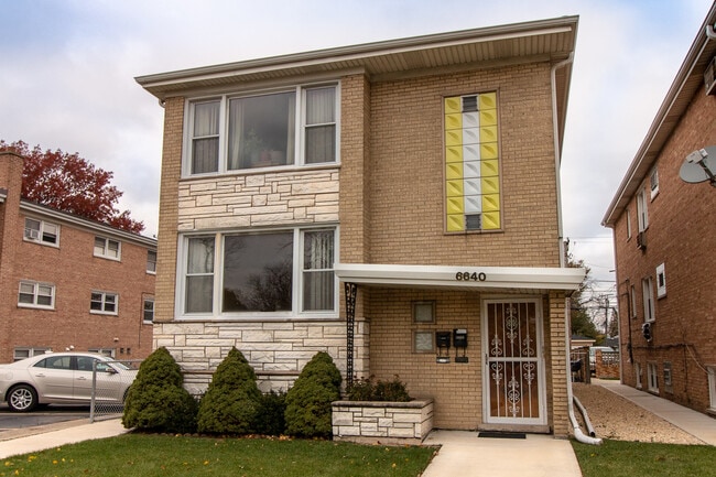 property at 6640 W Gunnison St