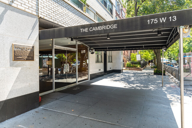 The Cambridge House in New York, NY - Building Photo - Building Photo