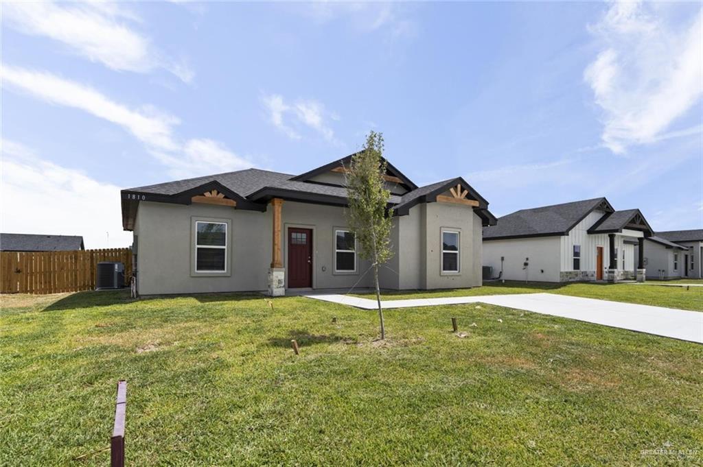 1504 Unity Dr in Mercedes, TX - Foto de edificio