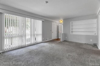 20195 River Oaks Dr in Dearborn Heights, MI - Foto de edificio - Building Photo