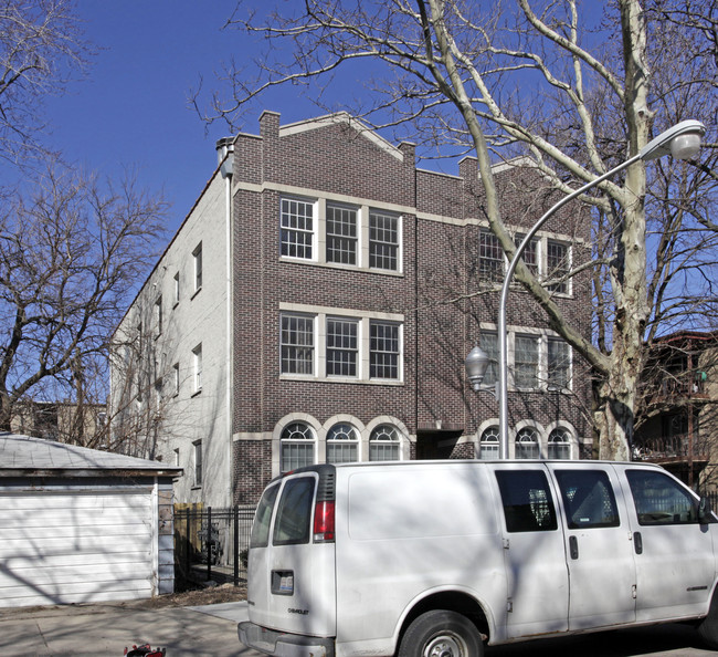 7410 N Winchester Ave in Chicago, IL - Foto de edificio - Building Photo