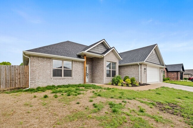 112 White Oak St in Gentry, AR - Building Photo - Building Photo
