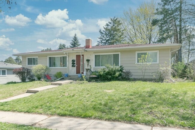 6619 Franklin Ave in Middleton, WI - Building Photo - Building Photo