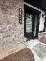 2589 Ocean Dr NW in Atlanta, GA - Building Photo