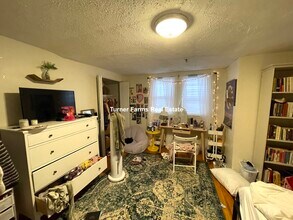 24 Queensberry St, Unit G1 in Boston, MA - Building Photo - Building Photo