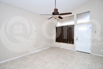 1092 W Vaughn Ave in Gilbert, AZ - Building Photo - Building Photo