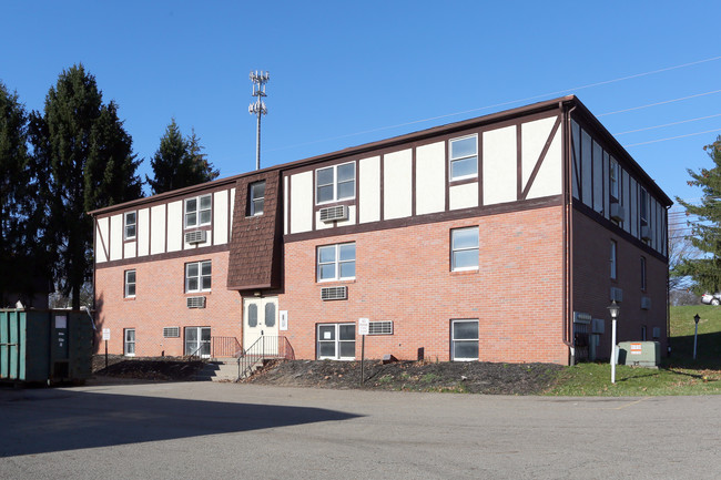 Yorkshire Apartments in Massillon, OH - Building Photo - Building Photo