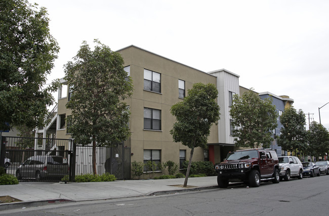 Eastmont Court in Oakland, CA - Building Photo - Building Photo