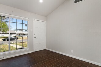 6510 Spring Lark Dr in San Antonio, TX - Building Photo - Building Photo