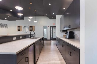 Huntsville Place in Huntsville, AL - Foto de edificio - Interior Photo