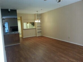 5740 Martel Ave, Unit B3 in Dallas, TX - Building Photo - Building Photo