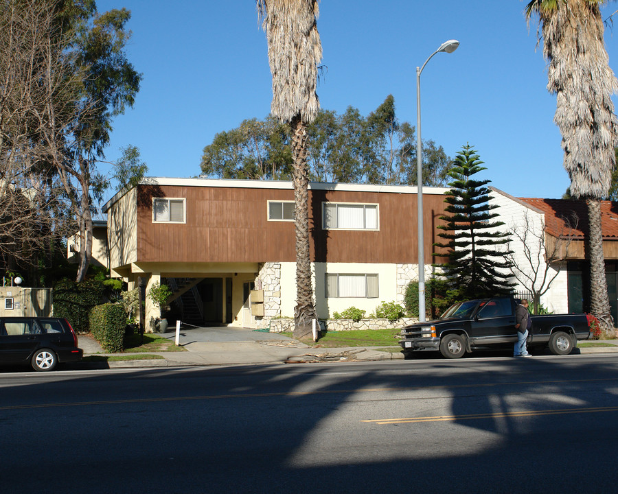 5117 Laurel Canyon Blvd in Valley Village, CA - Building Photo