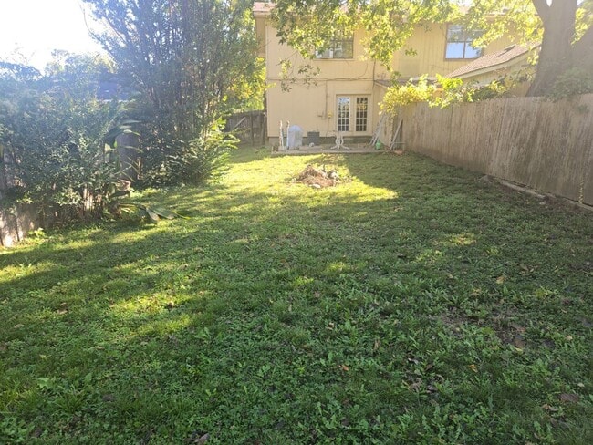 2564 S Jamestown Ave in Tulsa, OK - Foto de edificio - Building Photo