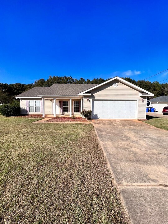 67 Co Rd 276 in Enterprise, AL - Foto de edificio