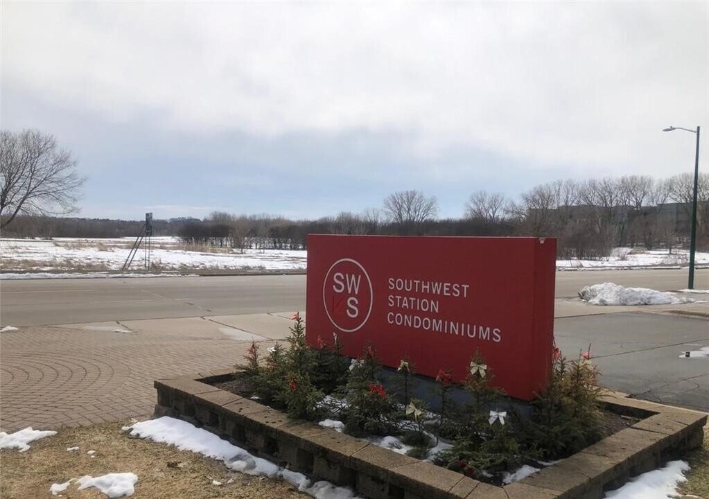 13560 Technology Dr. in Eden Prairie, MN - Building Photo