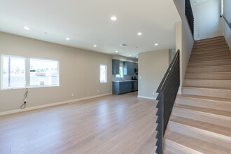 11437 Hatteras St in North Hollywood, CA - Building Photo - Interior Photo