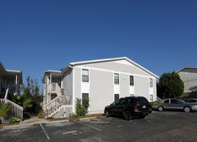 1279 Redwood Ln Apartments