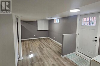 213 Glen Hill Dr in Whitby, ON - Building Photo - Building Photo