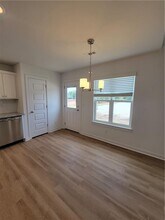 555 N Cresswell Dr in Fayetteville, AR - Building Photo - Building Photo