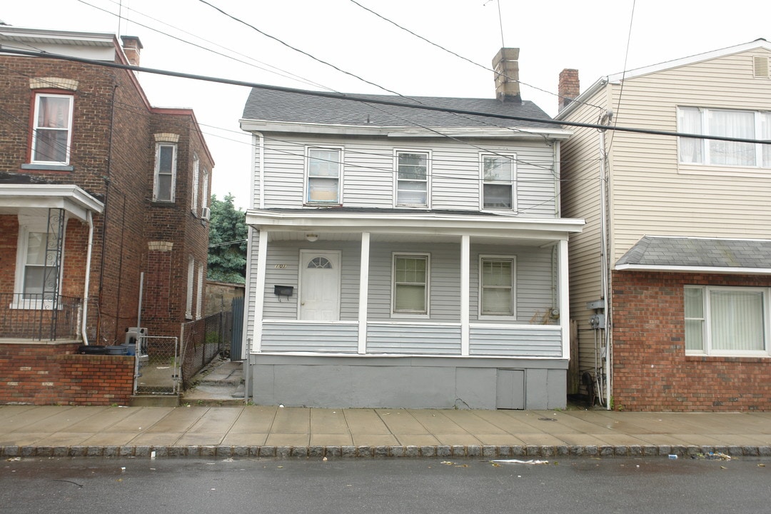 101 Washington St in Perth Amboy, NJ - Building Photo