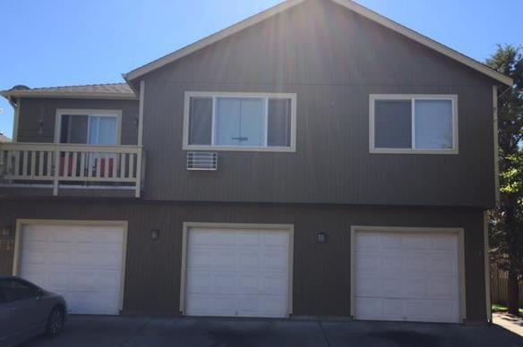 2035 SW Canyon Dr in Redmond, OR - Building Photo