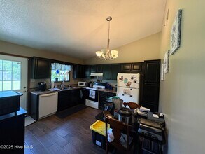 723 Pinewood Dr in Jacksonville, NC - Building Photo - Building Photo