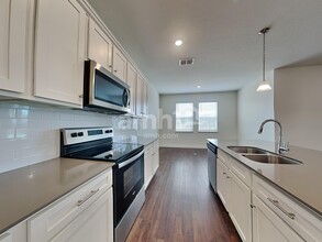 2108 Saffron Walden Dr in Plant City, FL - Foto de edificio - Building Photo