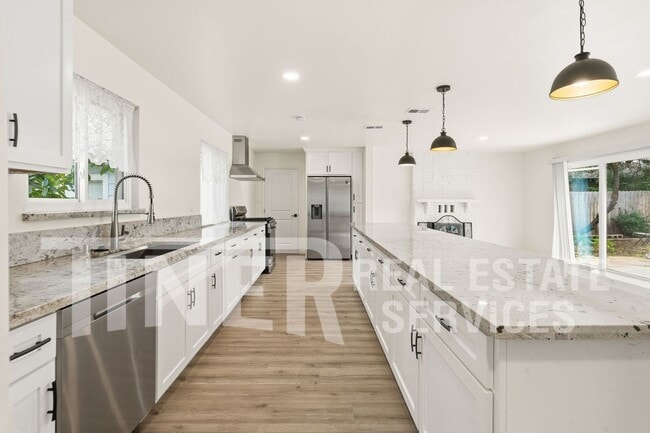 6218 Stanley Ave in Carmichael, CA - Building Photo - Building Photo