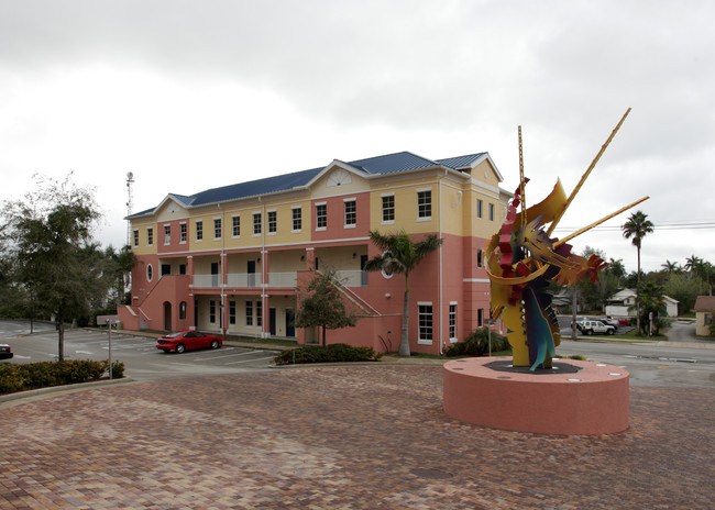 Corsica Rive in Ft. Myers, FL - Foto de edificio - Building Photo